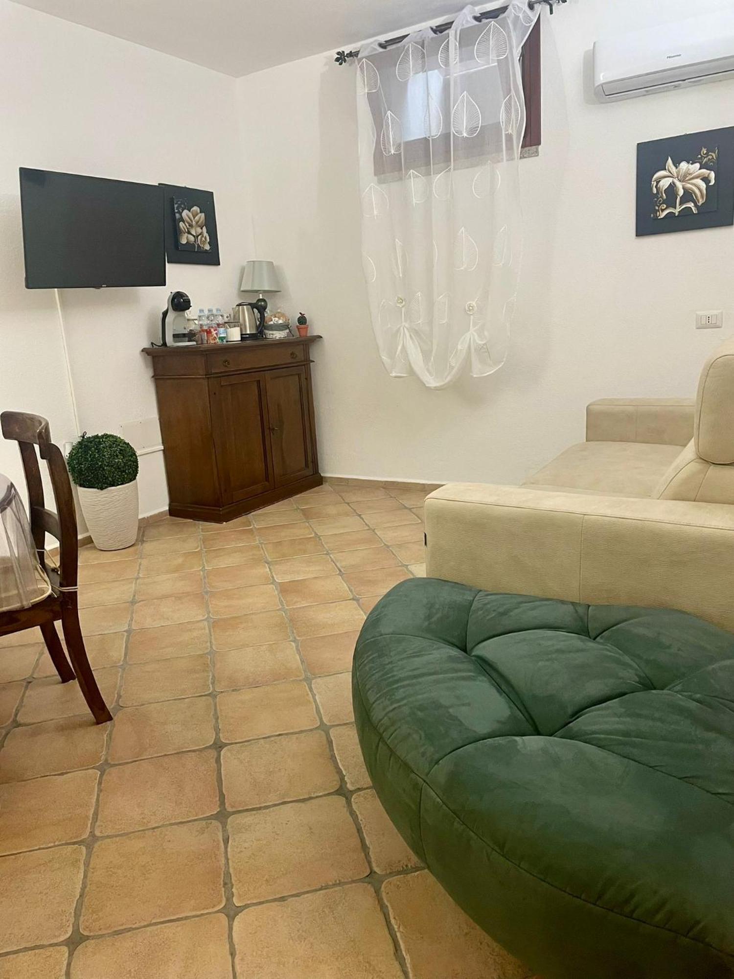Looney Tunes Home Olbia Eksteriør bilde